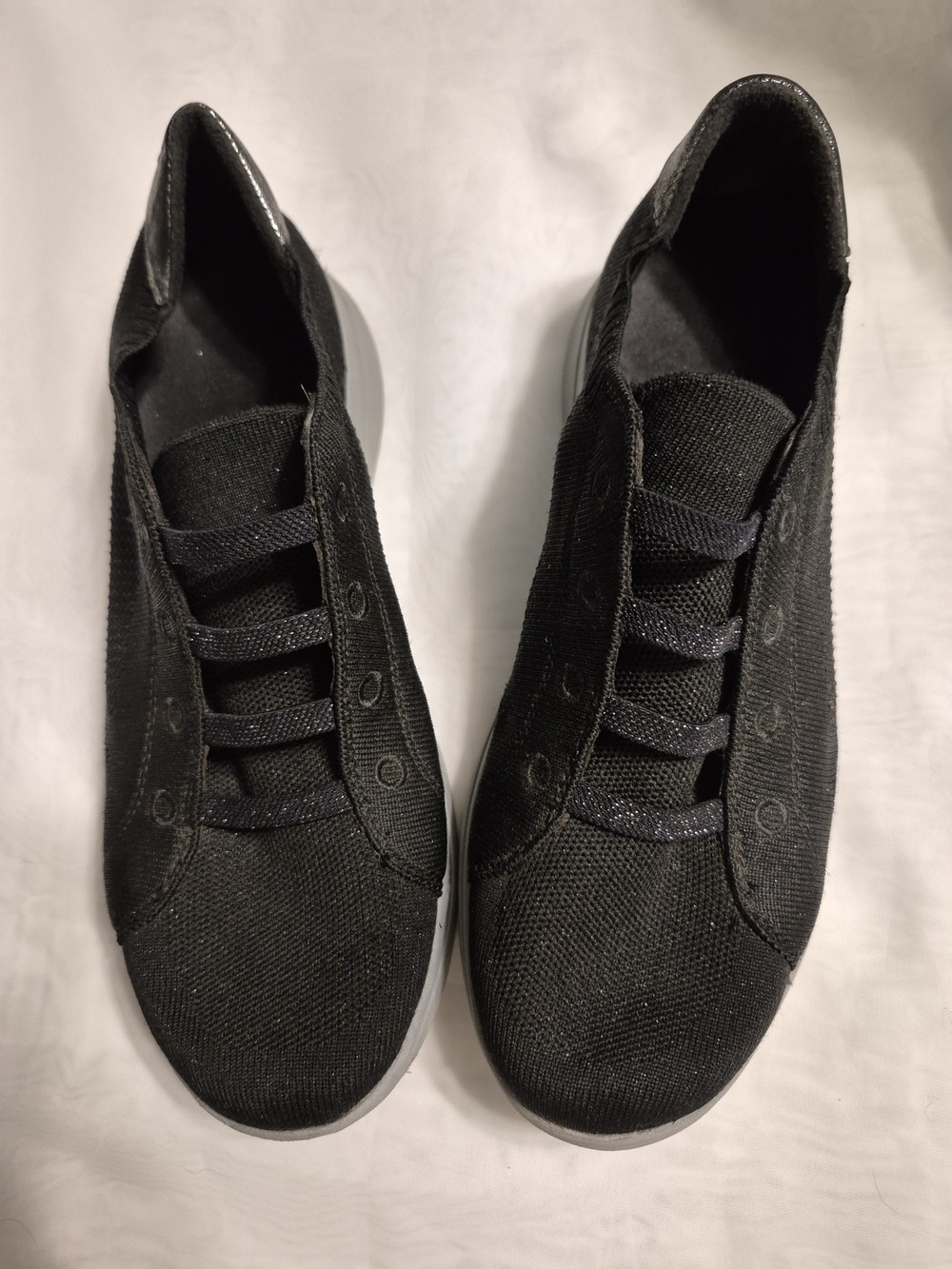 BZees Women's Size 9.5 Casual Slip-On Athletic Shoes in Black